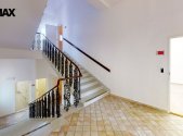 Pronájem - kanceláře, 649 m²