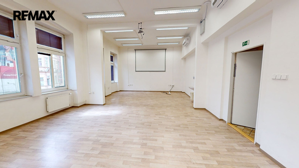 komercni-budova-ul-velka-hradebni-usti-nad-labem-09202023-111828.jpg
