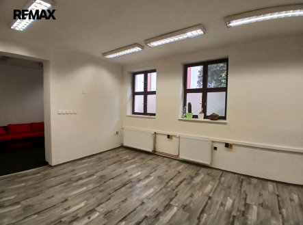 Pronájem kanceláře, 49 m²