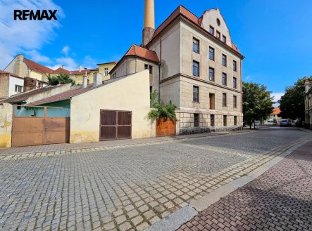 Prodej skladu, 2 000 m²