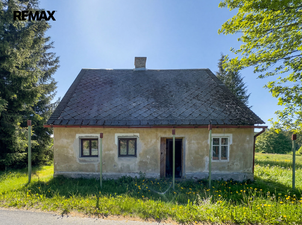 firefly-gemini-flash-professional-real-estate-exterior-photo-shot-with-a-full-frame-dslr-and-architectural-1336315-4.jpg