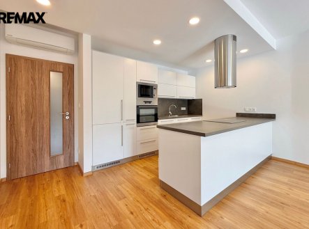 Pronájem bytu, 3+kk, 95 m²