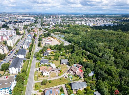 Prodej pozemku pro bydlení, 1 825 m²