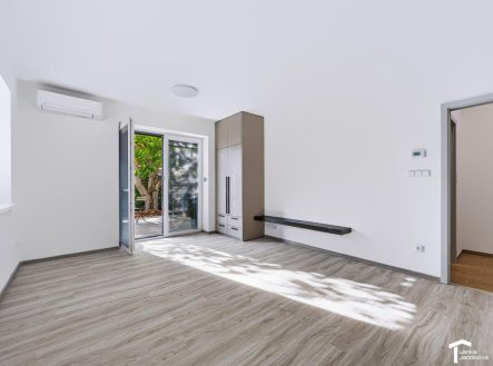 Pronájem bytu, 1+kk, 32 m²