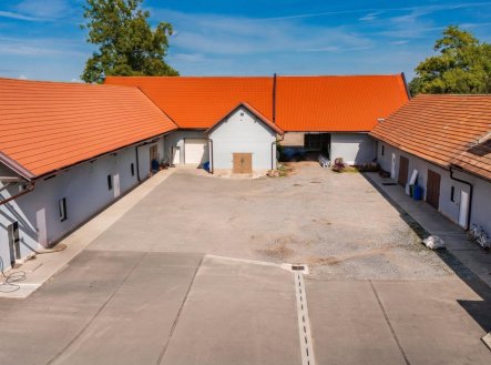 Pronájem skladu, 407 m²