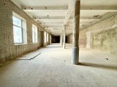 Pronájem obchodní prostory, 1 500 m²