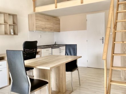 Pronájem bytu, 1+kk, 22 m²