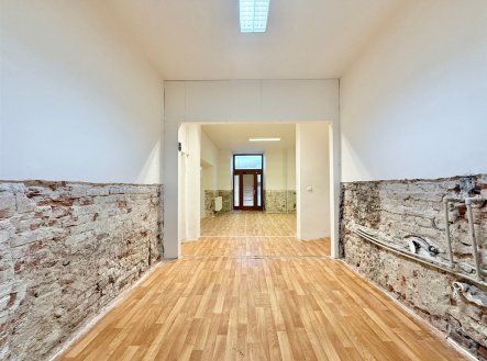 Pronájem kanceláře, 90 m²