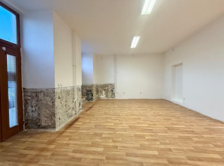 Pronájem kanceláře, 90 m²