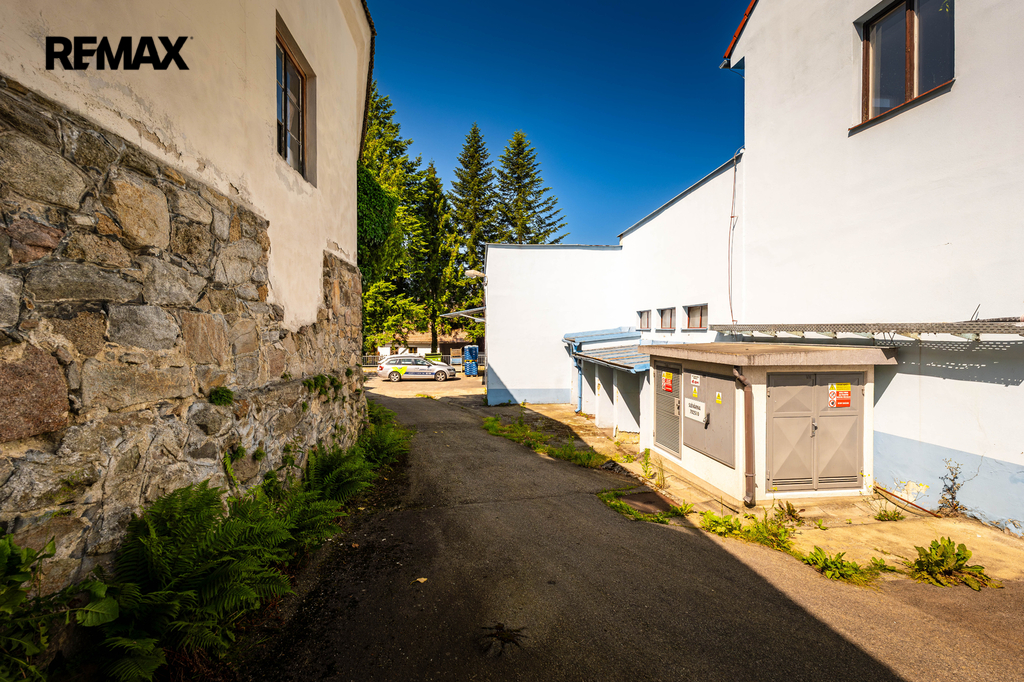 25-06-13-nove-hrady-komercni-prostor-foto-39.jpg