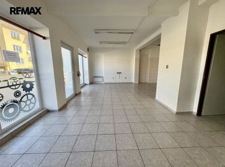 Pronájem obchodní prostory, 74 m²