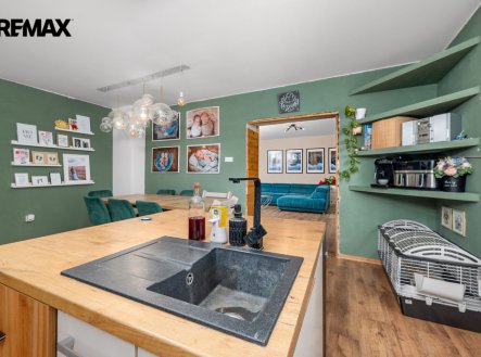BYT 4+1 - KUCHYNĚ | Prodej - dům/vila, 226 m²