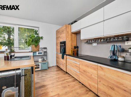 BYT 4+1 - KUCHYNĚ | Prodej - dům/vila, 226 m²