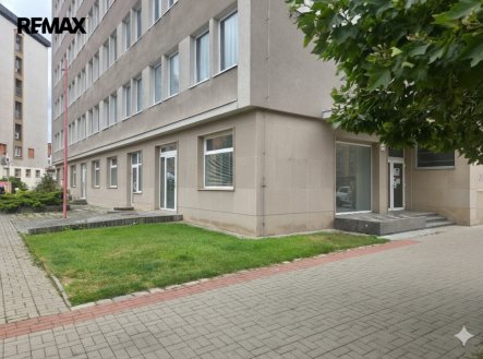 Pronájem obchodní prostory, 252 m²