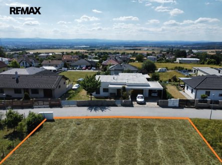 Prodej pozemku pro bydlení, 818 m² obrázek