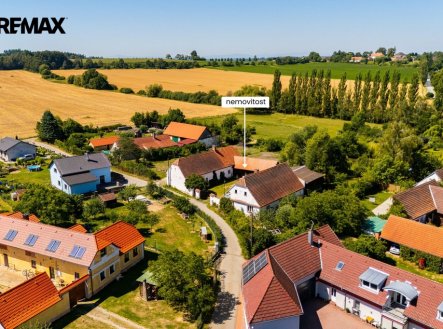 Prodej zemědělského objektu, 1 298 m²