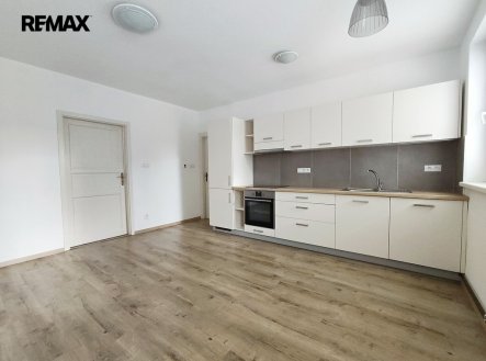 Pronájem bytu, 3+kk, 58 m²