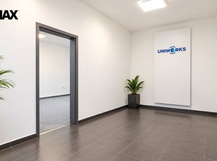 Pronájem kanceláře, 339 m²