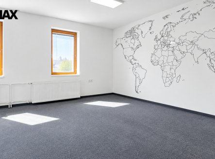 Pronájem kanceláře, 339 m²