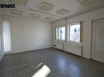 Prodej výrobní prostory, 2 700 m²
