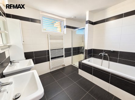 Pronájem bytu, 3+kk, 107 m²
