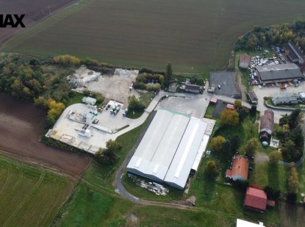 Pronájem pozemku pro komerční výstavbu, 1 100 m²