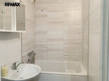 Pronájem bytu, 2+kk, 42 m²