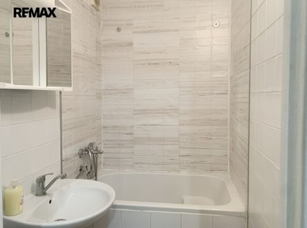 Pronájem bytu, 2+kk, 42 m²