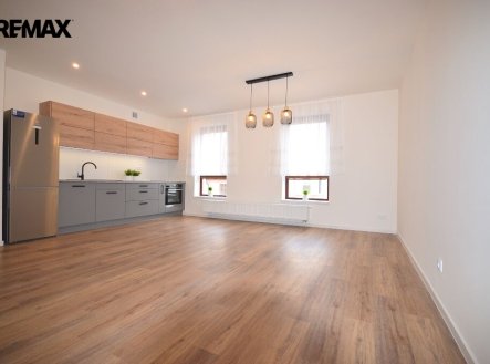 Pronájem bytu, 2+kk, 74 m²