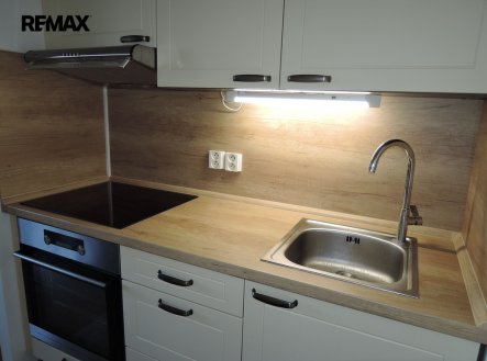 Pronájem bytu, 1+kk, 38 m²