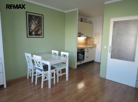 Pronájem bytu, 1+kk, 38 m²