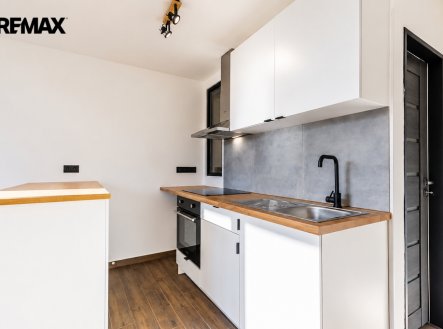 Pronájem bytu, 3+kk, 42 m²