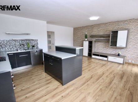 Pronájem bytu, 3+kk, 70 m²