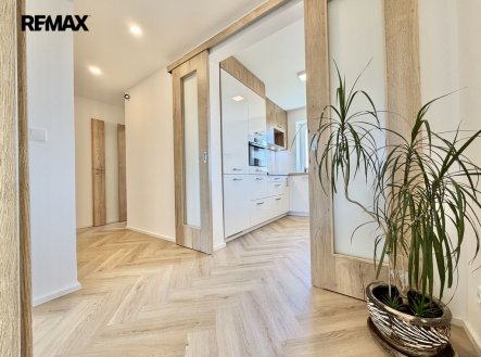 Pronájem bytu, 3+kk, 60 m²