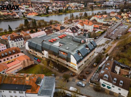 Pronájem výrobní prostory, 1 696 m²