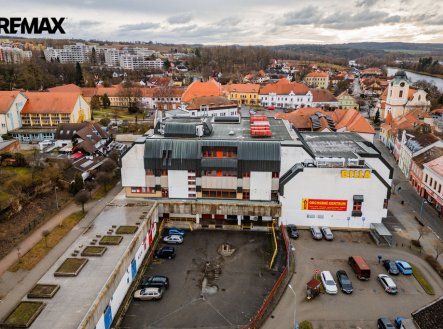 Pronájem výrobní prostory, 1 696 m²