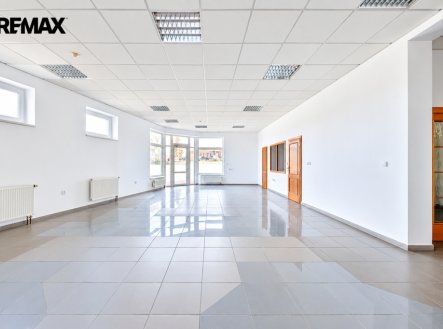 Pronájem obchodní prostory, 169 m²