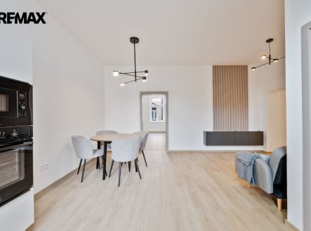 Pronájem bytu, 3+kk, 107 m²