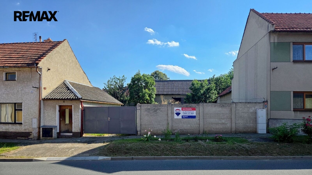Pohled na pozemek