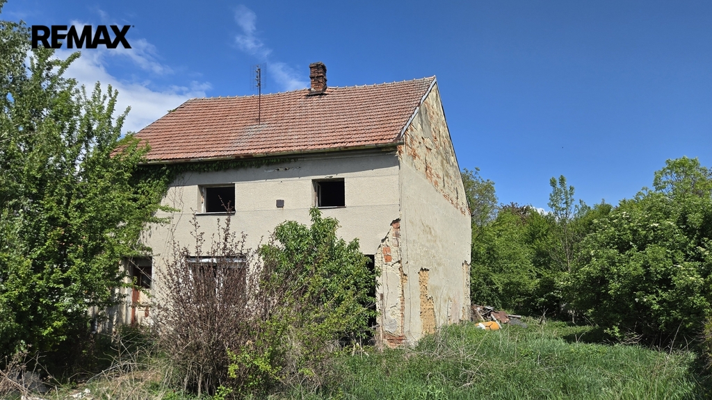 Stávající stav - čelní pohled na dům
