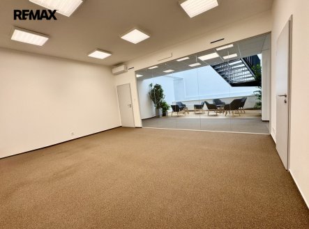 Pronájem kanceláře, 28 m²
