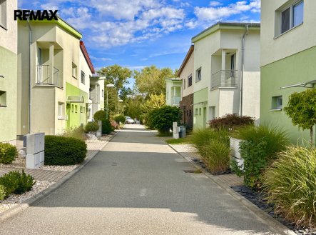 Prodej pozemku pro bydlení, 1 072 m²