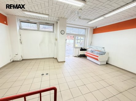 Prodej obchodní prostory, 65 m²