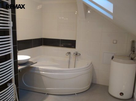 Pronájem bytu, 2+kk, 58 m²