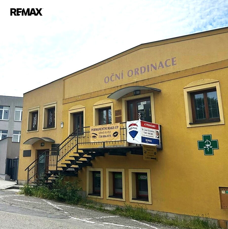 ordinace-zvenku.jpg