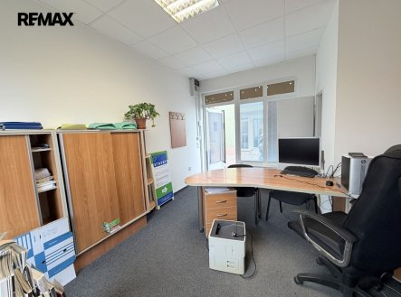 Pronájem obchodní prostory, 17 m²