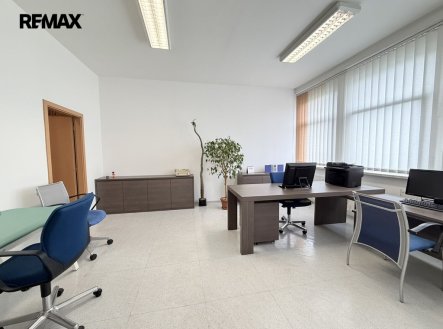 Prodej kanceláře, 81 m²