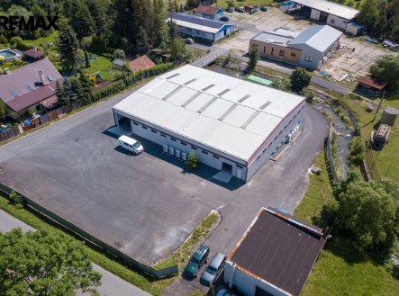 Pronájem výrobní prostory, 1 335 m²