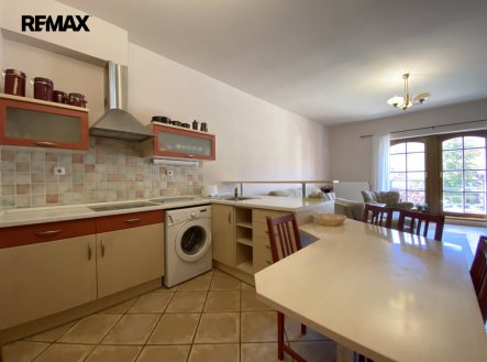 Pronájem bytu, 2+kk, 84 m²
