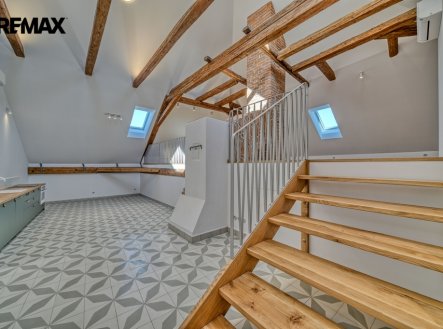 Pronájem bytu, atypický, 123 m²